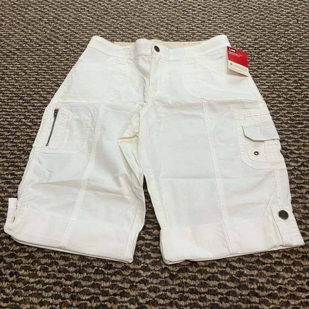Lee women’s comfort fit shirts size 10P color white new with tags